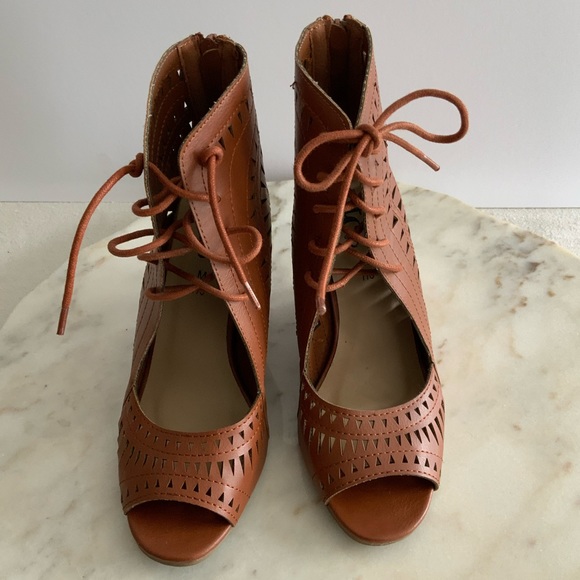 Stylish Lace-up Wedges - Picture 11 of 11